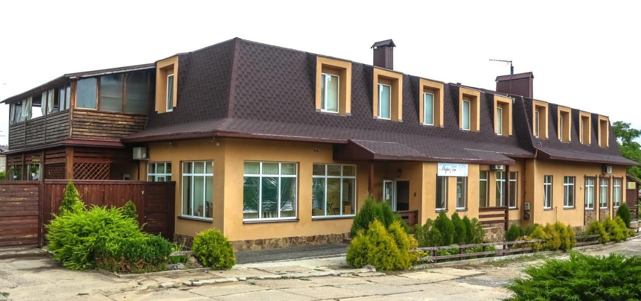 Fazenda Hotell Sumy Exteriör bild